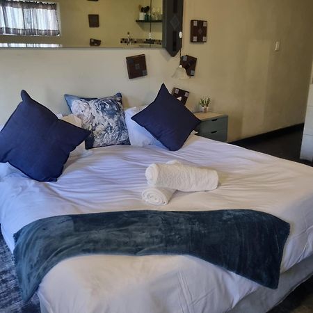 Bedrock Guest Studios Strand Ngoại thất bức ảnh